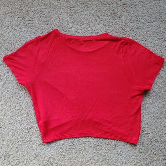 Red crop top ♥ Medium - Picture 2 of 4